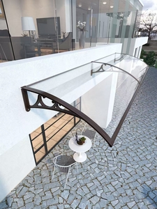 Window bracket canopy